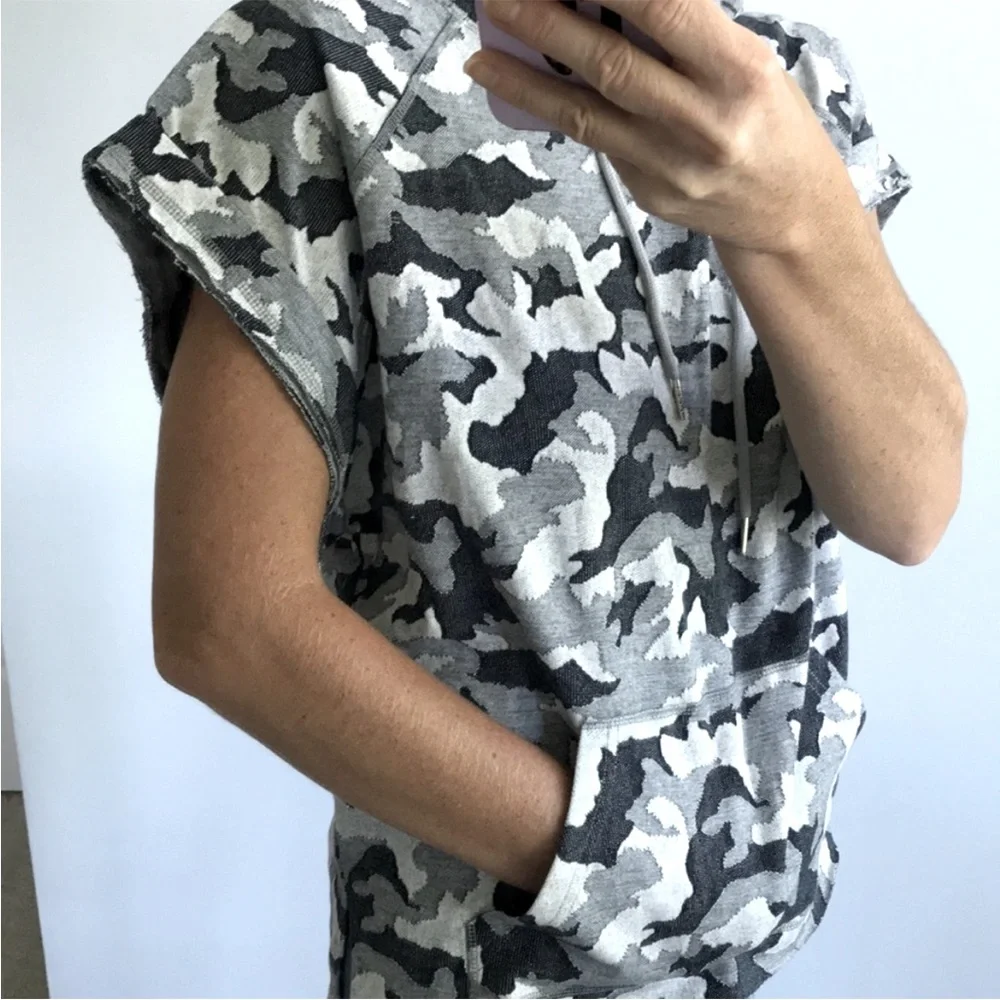 Hooded Camouflage Pullover Top - Picture 3 of 7